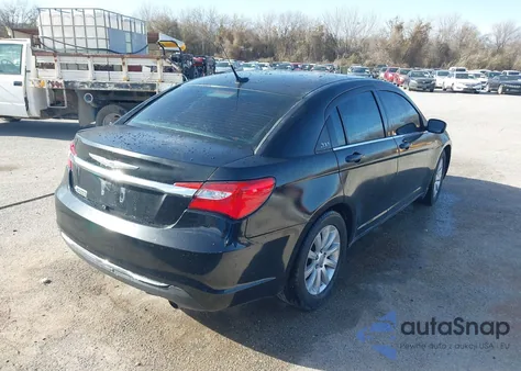 2011 Chrysler 200 Touring z USA, uszkodzony, nr VIN 1C3BC1FG8BN505305